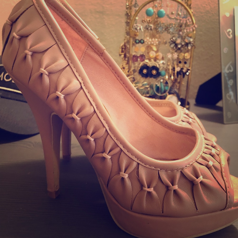 Pink pumps